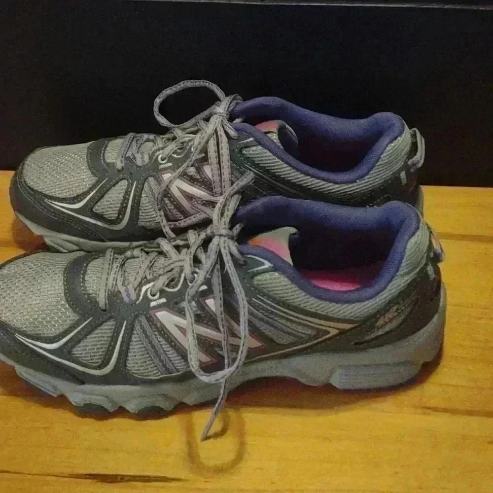 New Balance 412 v2 all terrain gray purple running shoes women's 9.5 - Picture 2 of 8